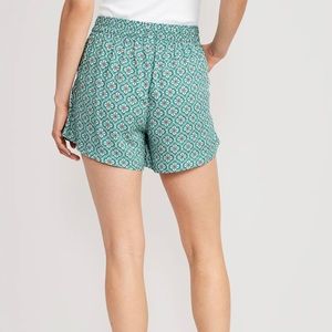 NWT size XL High-Waisted Playa Soft-Spun Shorts for Women -- 4-inch inseam
